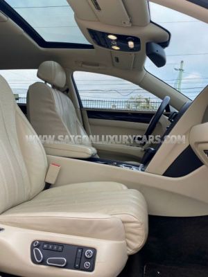 Xe Bentley Flying Spur V8 2015