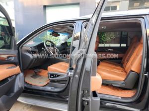 Xe Cadillac Escalade 6.2 V8 2015