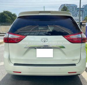 Xe Toyota Sienna Limited 3.5 2016